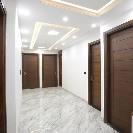Vibe Hotel Noida Exterior photo