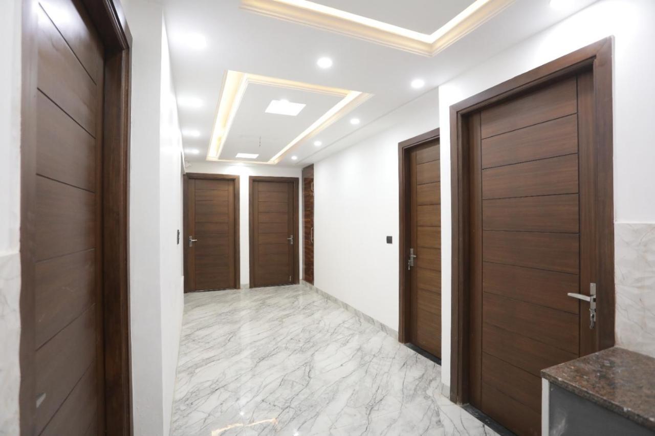 Vibe Hotel Noida Exterior photo